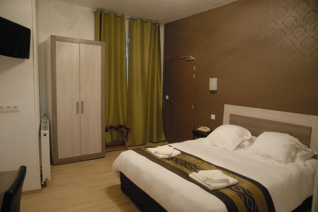 Logis Grand Hotel Pelisson Nontron Habitación foto